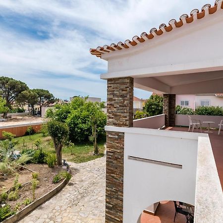Vip House - Pool & Beach In Caparica Шарнека Экстерьер фото