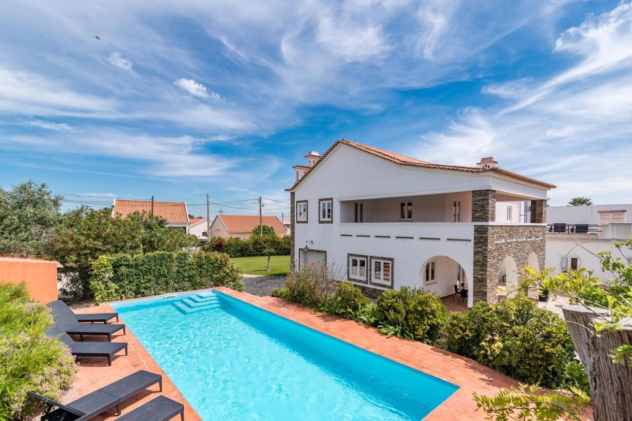 Vip House - Pool & Beach In Caparica Шарнека Экстерьер фото
