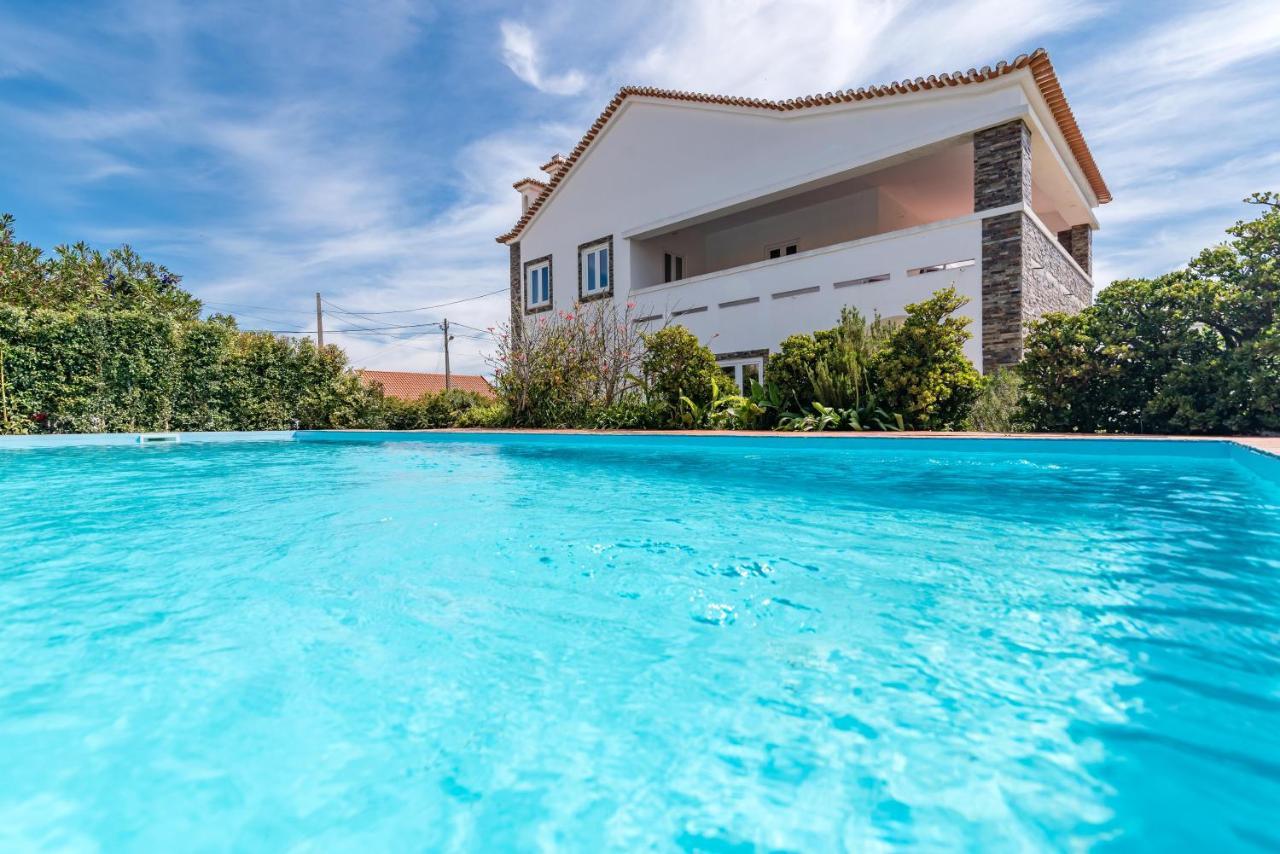 Vip House - Pool & Beach In Caparica Шарнека Экстерьер фото