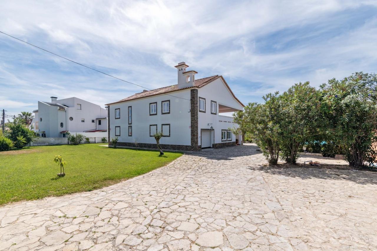Vip House - Pool & Beach In Caparica Шарнека Экстерьер фото