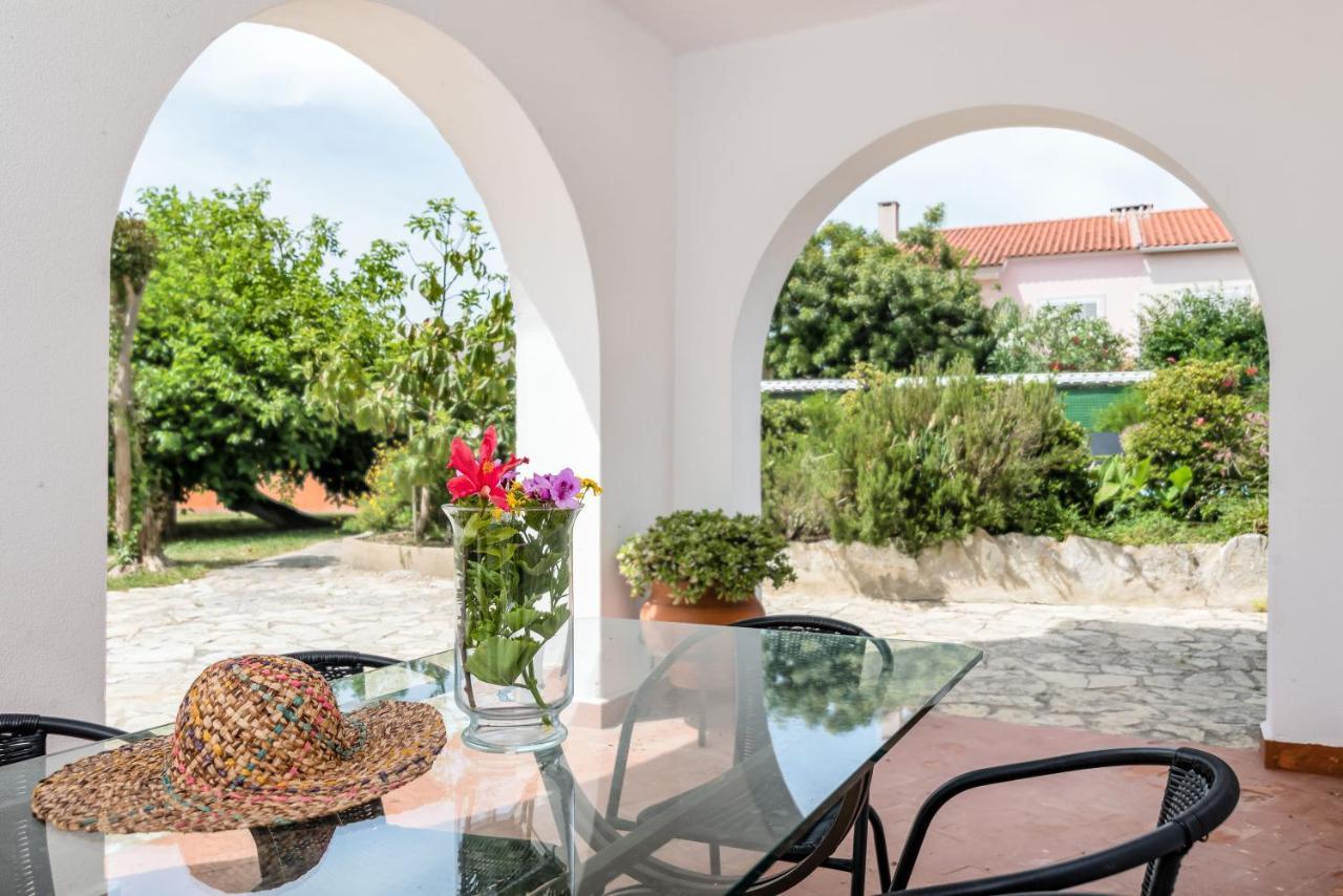 Vip House - Pool & Beach In Caparica Шарнека Экстерьер фото