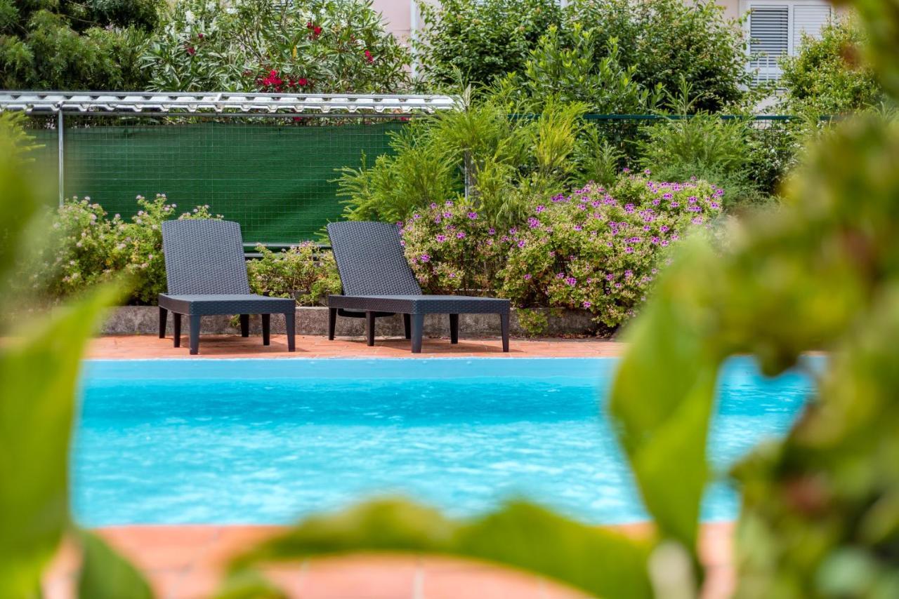 Vip House - Pool & Beach In Caparica Шарнека Экстерьер фото