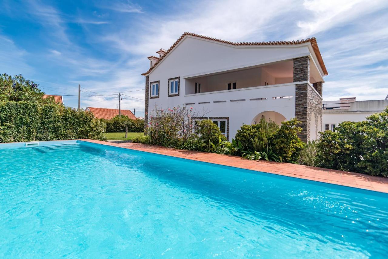 Vip House - Pool & Beach In Caparica Шарнека Экстерьер фото